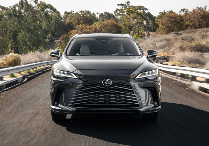 Lexus réalise des ventes mondiales record de 882 231 véhicules en 2025