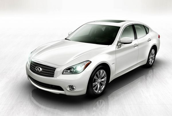 Infiniti lancera en 2011 son premier modèle hybride