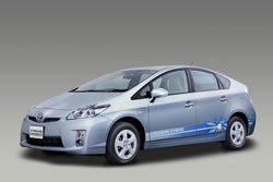 Toyota lance le leasing de 200 véhicules hybrides rechargeables en Europe