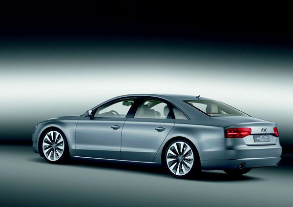 Un prototype de l'Audi A8 hybride présenté à Genève