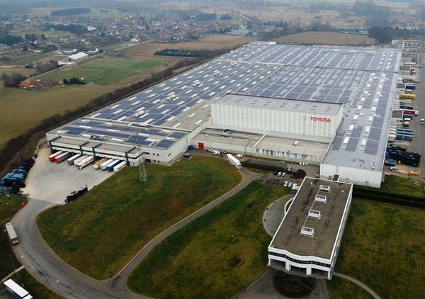 Toyota inaugure 80 000 m2 de panneaux solaires en Belgique