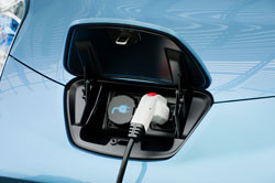Vingt entreprises publiques et privées lancent un achat groupé de 50 000 véhicules électriques