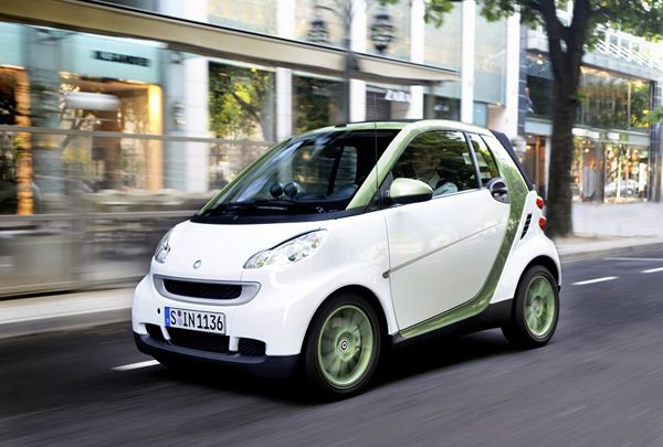 Descente en ville en Smart Fortwo électrique