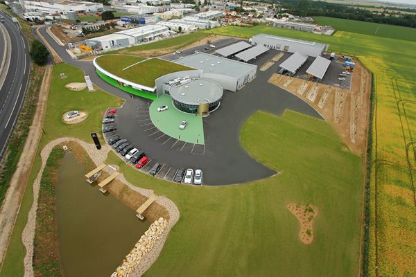 Toyota ouvre sa première concession verte européenne à La Rochelle