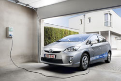 La Toyota Prius hybride rechargeable en test sur la convergence énergétique bâtiment-transport