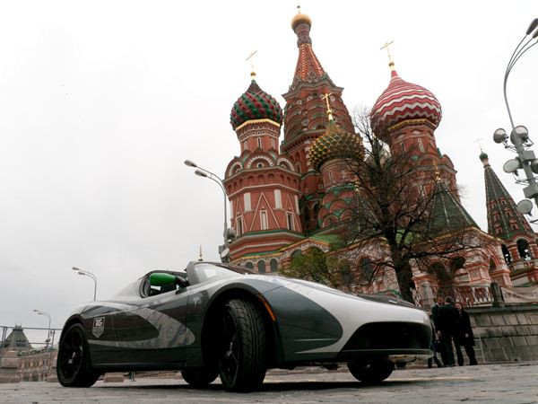 Un tour du monde en Tesla Roadster électrique