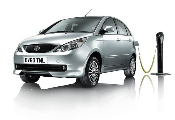 Le constructeur indien Tata présente sa voiture électrique à Genève