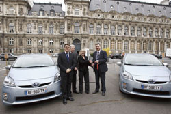 La Mairie de Paris va tester trois Toyota hybrides rechargeables