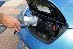 Comment se recharge la batterie d’un véhicule électrique ?