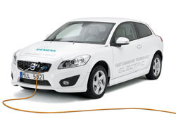 Une Volvo C30 à moteur électrique Siemens rechargée en 1h30
