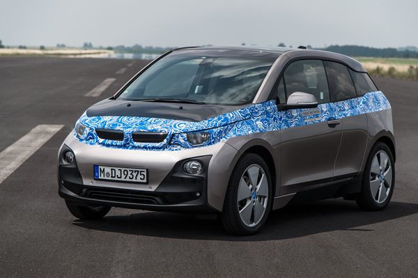 La BMW i3 avec prolongateur d’autonomie affiche une autonomie totale de 300 kilomètres