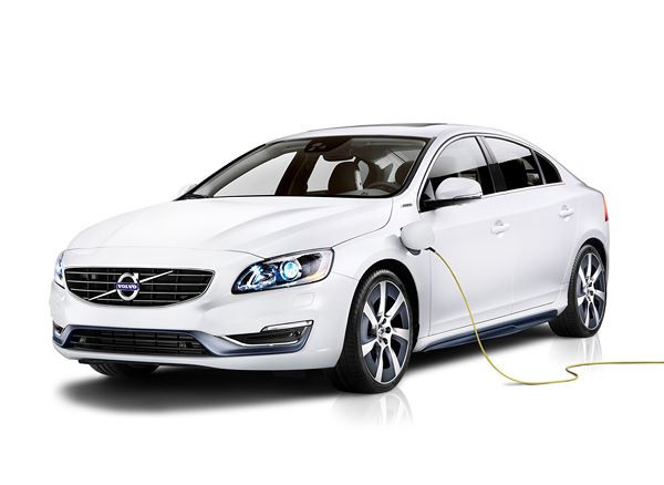 Une Volvo S60L hybride rechargeable essence à 50 g de CO2 au km
