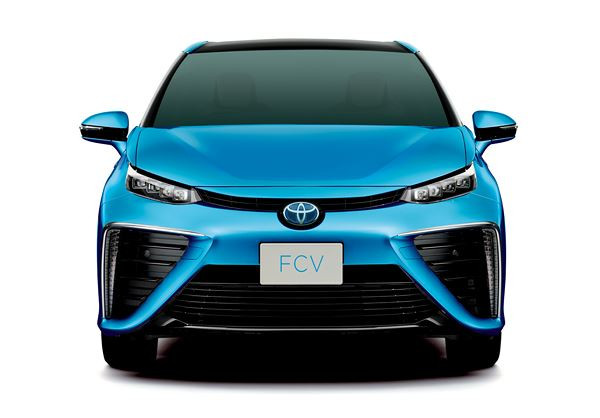 La berline à pile à combustible hydrogène Toyota se dévoile