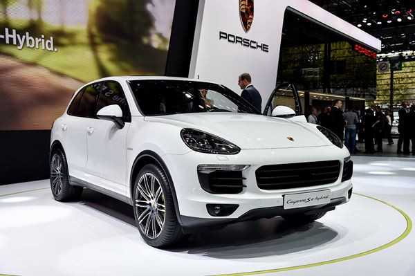 Le Porsche Cayenne S E-Hybrid affiche une consommation de 3,4 litres aux 100 kilomètres