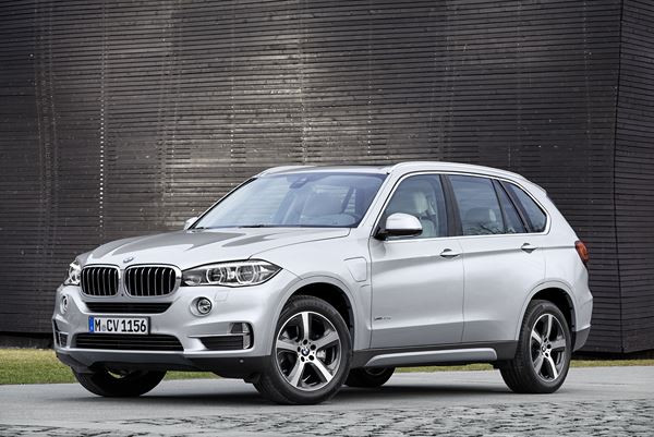 La BMW X5 xDrive40e adopte la technologie hybride rechargeable