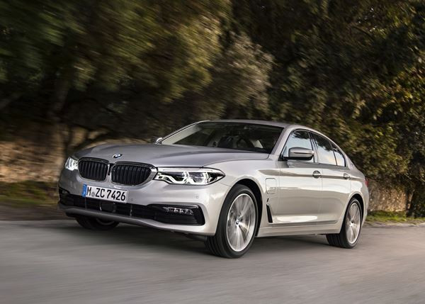 La BMW Série 5 hybride rechargeable développe une puissance cumulée de 252 ch