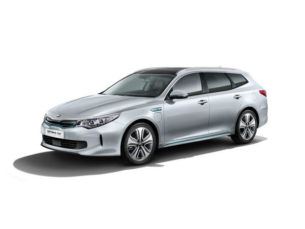 La Kia Optima SW hybride rechargeable revendique 60 kilomètres en électrique