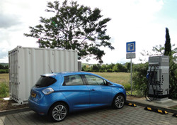 Des bornes de charge rapide équipées d’un système de stockage d’énergie