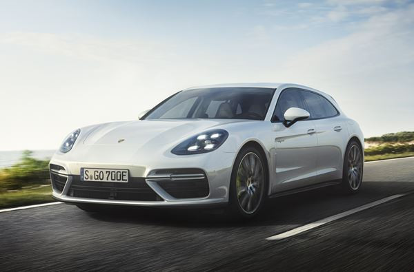 La Porsche Panamera Sport Turismo Turbo S E-Hybrid développe 680 ch