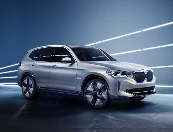 Le concept BMW iX3 se met à l'électrique
