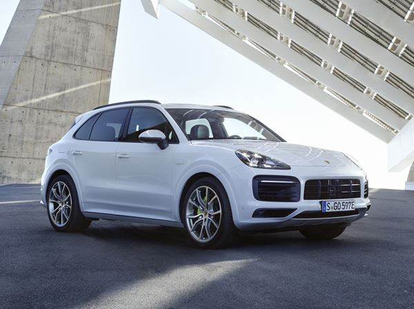 Le Porsche Cayenne se décline en version hybride rechargeable
