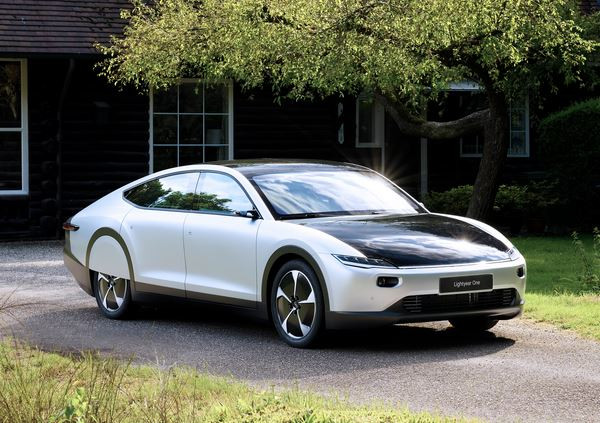 Le prototype électrique Lightyear One roule à l'énergie solaire sur de longues distances