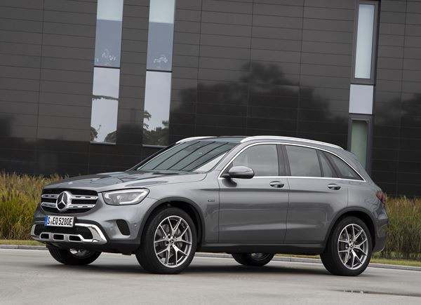 Le Mercedes GLC 300 e 4MATIC affiche une autonomie électrique NEDC de 46-49 km