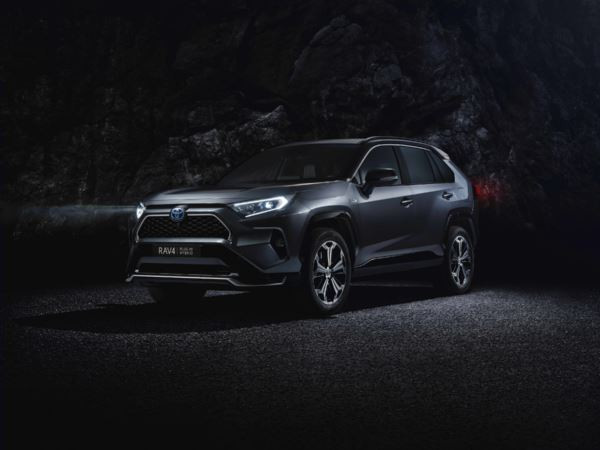 Le Toyota RAV4 Hybride Rechargeable affiche une autonomie électrique de plus de 60 km