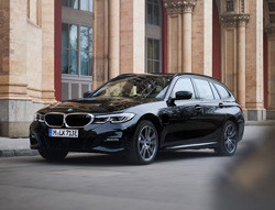 La BMW 330e Touring Hybride Rechargeable affiche une autonomie électrique de 65 km