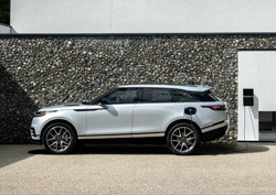 Le Range Rover Velar embarque une motorisation hybride rechargeable de 404 ch