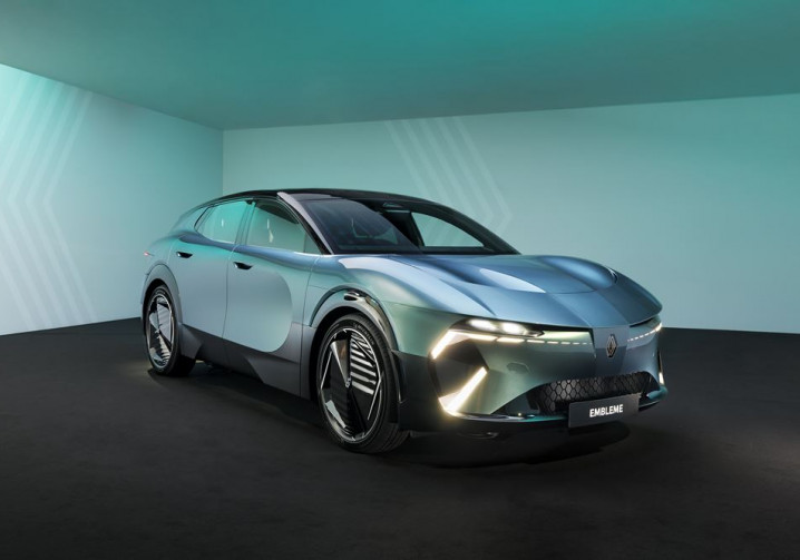 Le démo-car familial roulant Renault Emblème revendique un niveau élevé de décarbonation