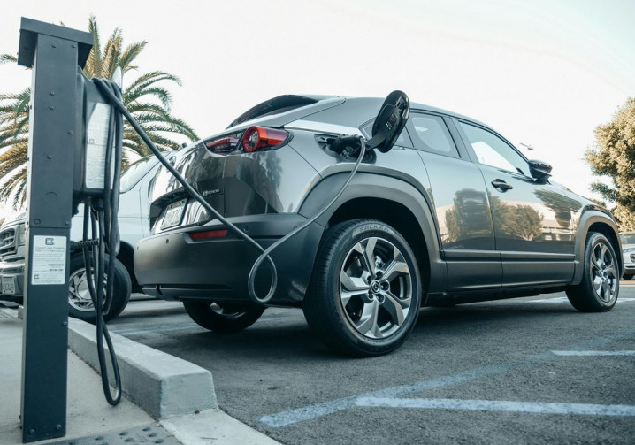 Des vulnérabilités de sécurité détectées dans l'écosystème des voitures électriques connectées