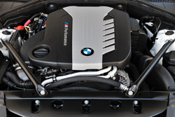 Un moteur six cylindres diesel TwinPower Turbo de 381ch sur la BMW Série 7