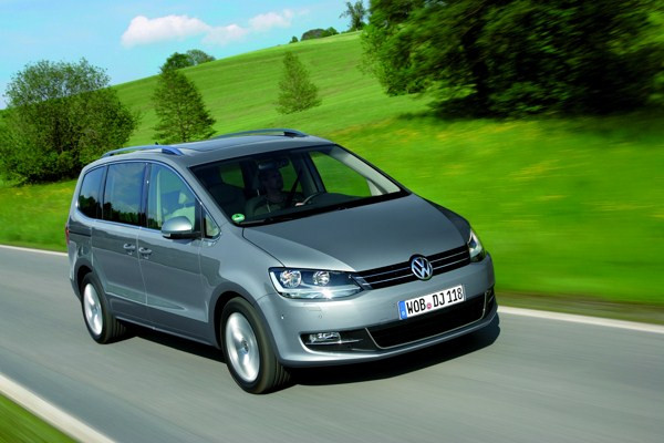 Volkswagen lance son nouveau grand monospace à portes coulissantes