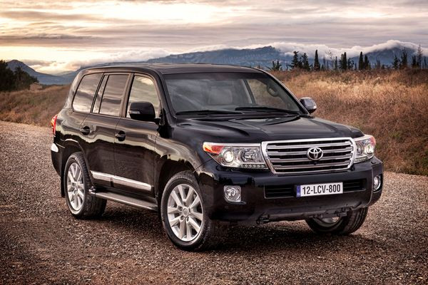 Le Toyota Land Cruiser Station Wagon s'offre un léger restylage