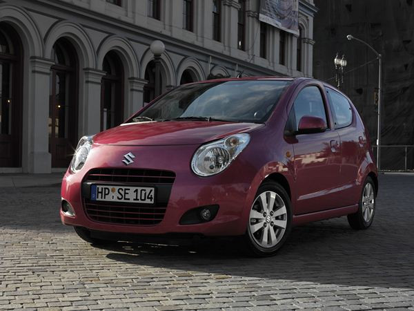 La petite citadine Suzuki Alto s'offre un léger rafraîchissement estival