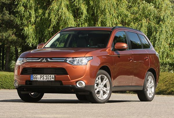 Une nouvelle génération du Mitsubishi Outlander dotée des derniers dispositifs d'aide à la conduite