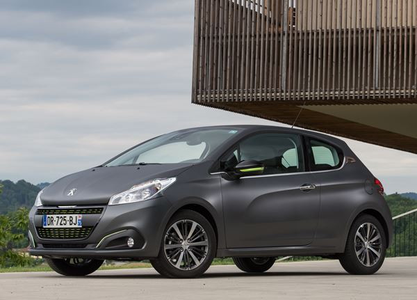 La nouvelle Peugeot 208 affiche un style sportif et racé