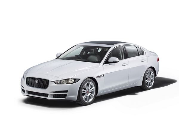 Jaguar XE: une berline à propulsion de taille moyenne au style dynamique