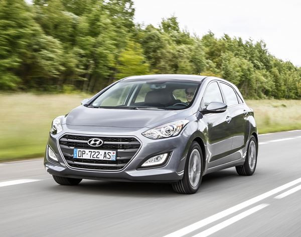 La Hyundai i30 adopte le nouveau style Hyundai avec une calandre hexagonale