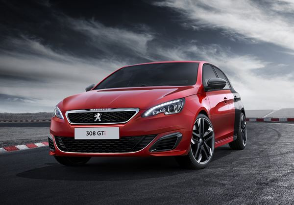 La berline compacte Peugeot 308 se décline en mode GTi