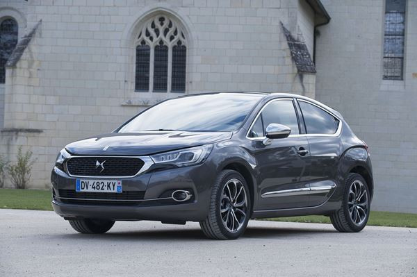 La DS 4 prend un nouvel envol avec une face avant retravaillée