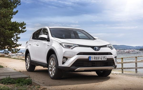 Le Toyota RAV4 se met à l'hybride