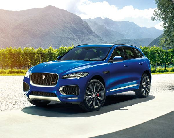 Le dynamique crossover Jaguar F-Pace attire les regards