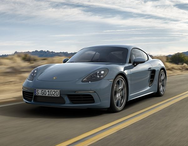 Le coupé Porsche 718 Cayman embarque un moteur turbo quatre cylindres à plat