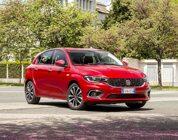 La berline compacte cinq portes Fiat Tipo affiche des prix bas