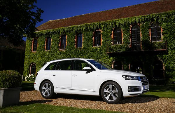 L'Audi Q7 e-tron quattro embarque une motorisation hybride diesel rechargeable