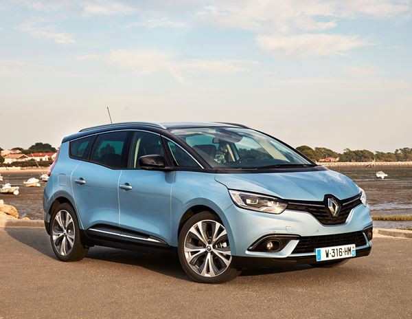 Le Renault Grand Scénic affiche une ligne de caractère arrière marquée