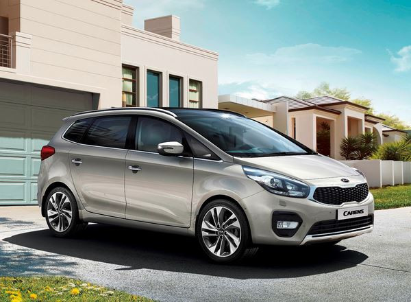 Le monospace Kia Carens bénéficie d'évolutions de design