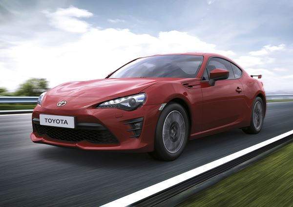 Le coupé sport Toyota GT86 adopte des lignes plus agressives